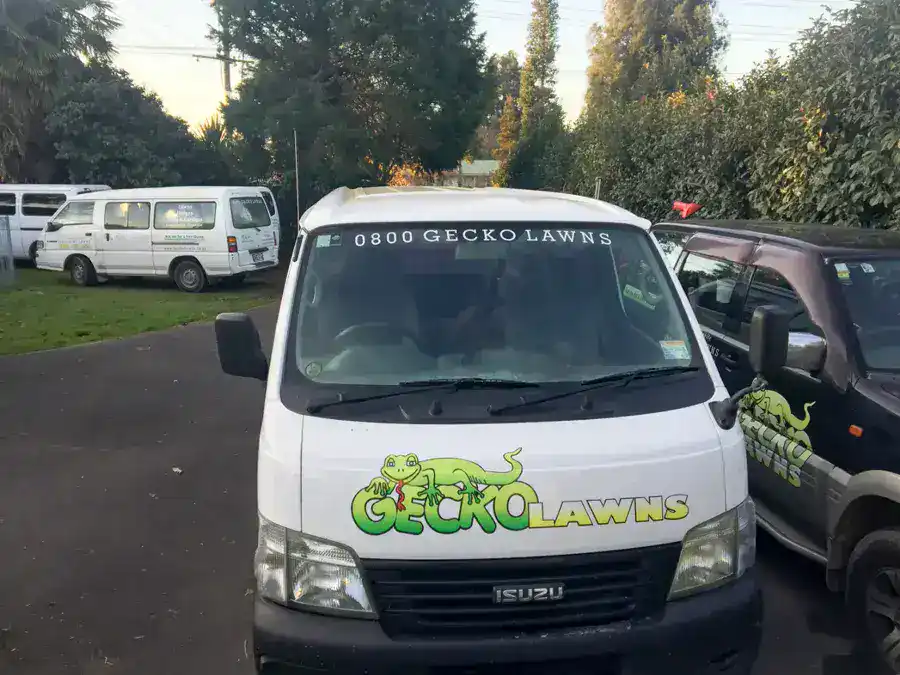 Gecko Lawns fleet of vans